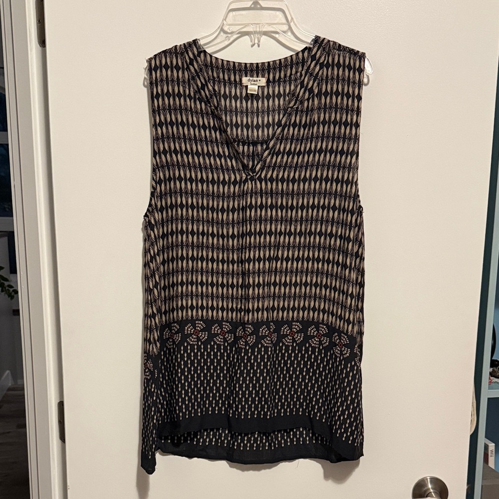 Black and Cream V-Neck Blouse